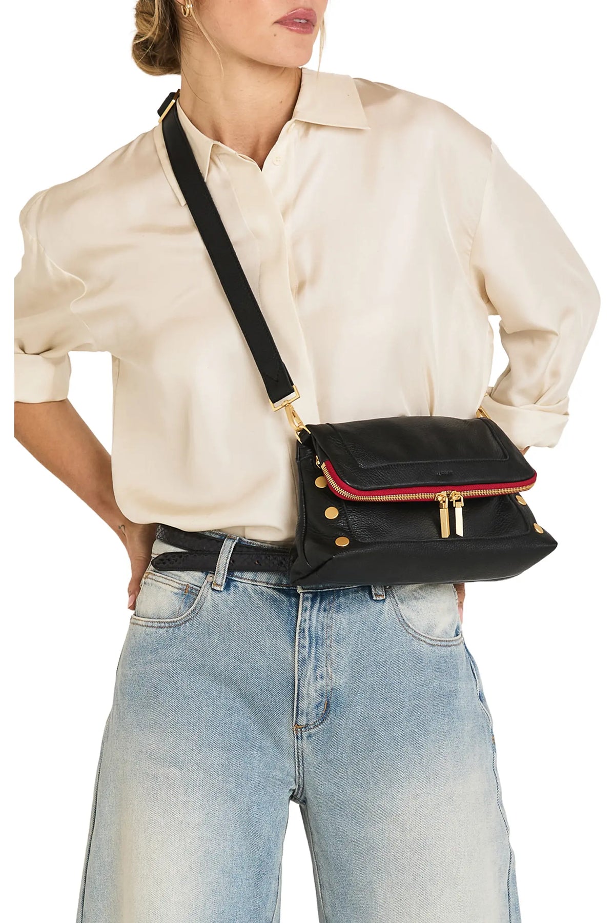 Hammitt BEVERLY MED Black / Brushed Gold Red Zip HAND BAG