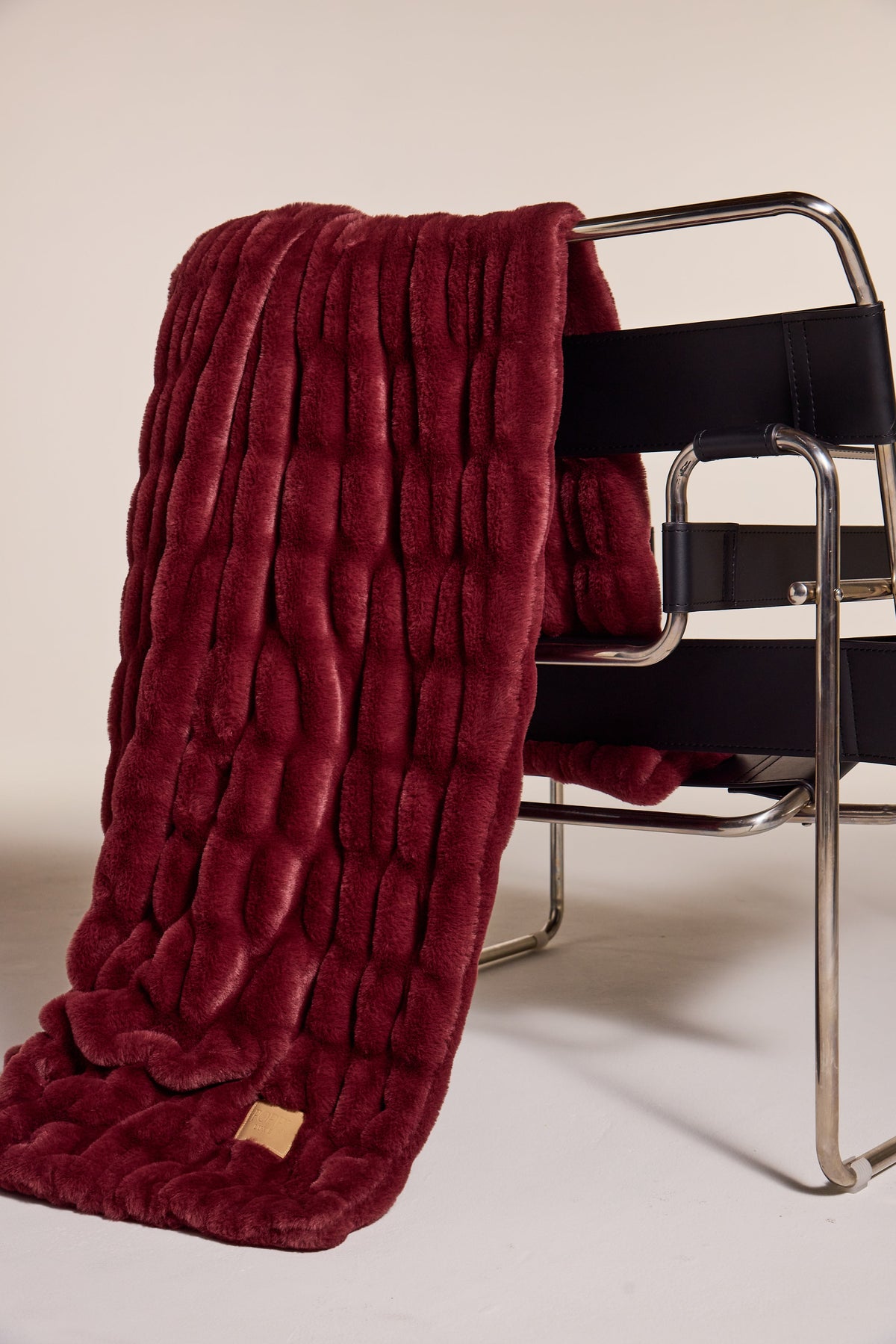 Poppi Luxe BLANKET DARK CHERRY Plush