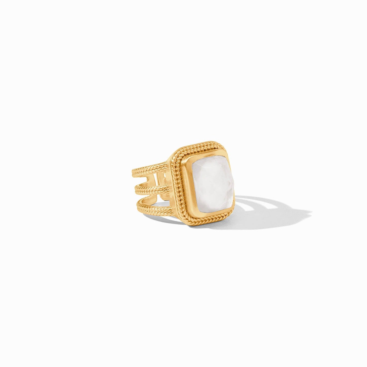 Cheval Statement Ring Gold