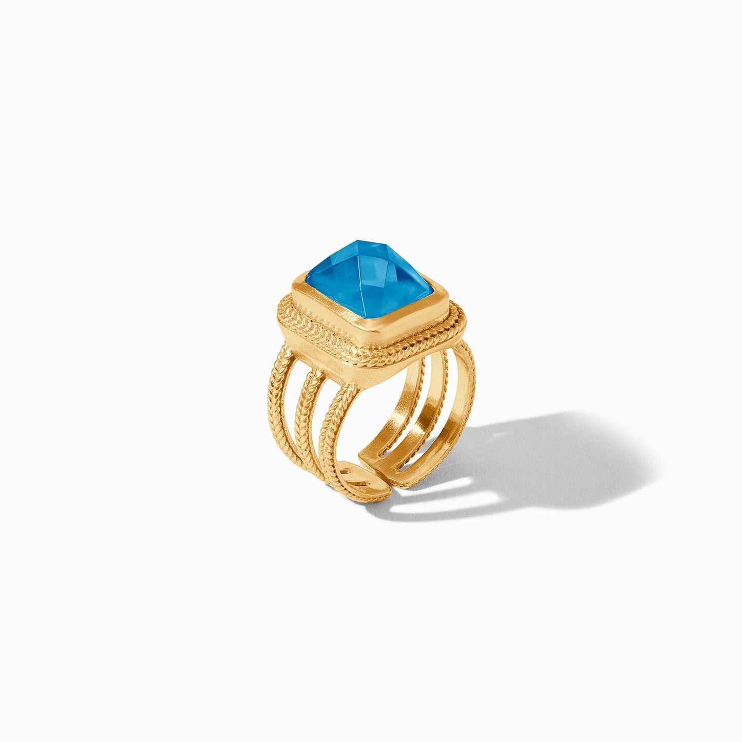 Cheval Statement Ring Gold