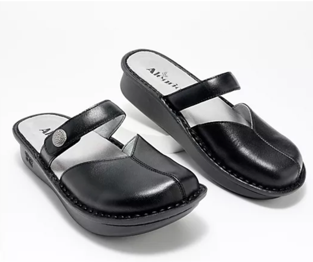 black clog