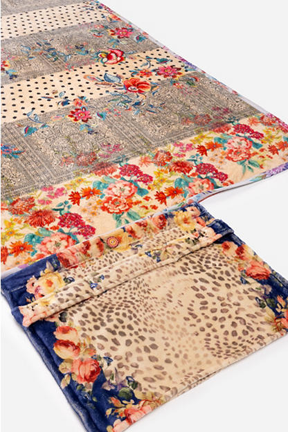 TRAVEL BLANKET REVERSIBLE W/ BAG 66X53 (Multiple Patterns)