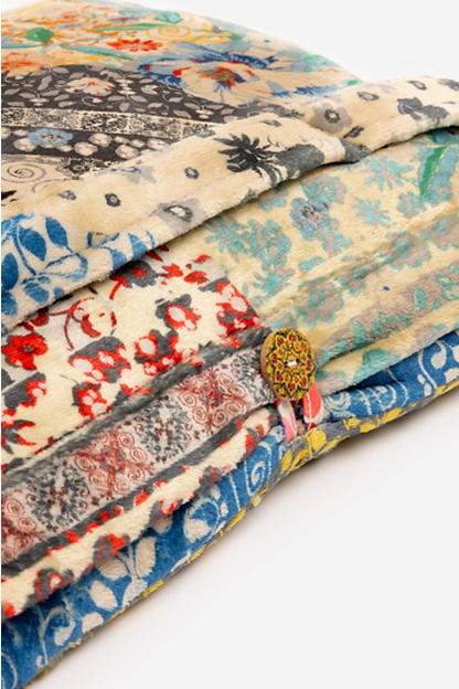 TRAVEL BLANKET REVERSIBLE W/ BAG 66X53 (Multiple Patterns)