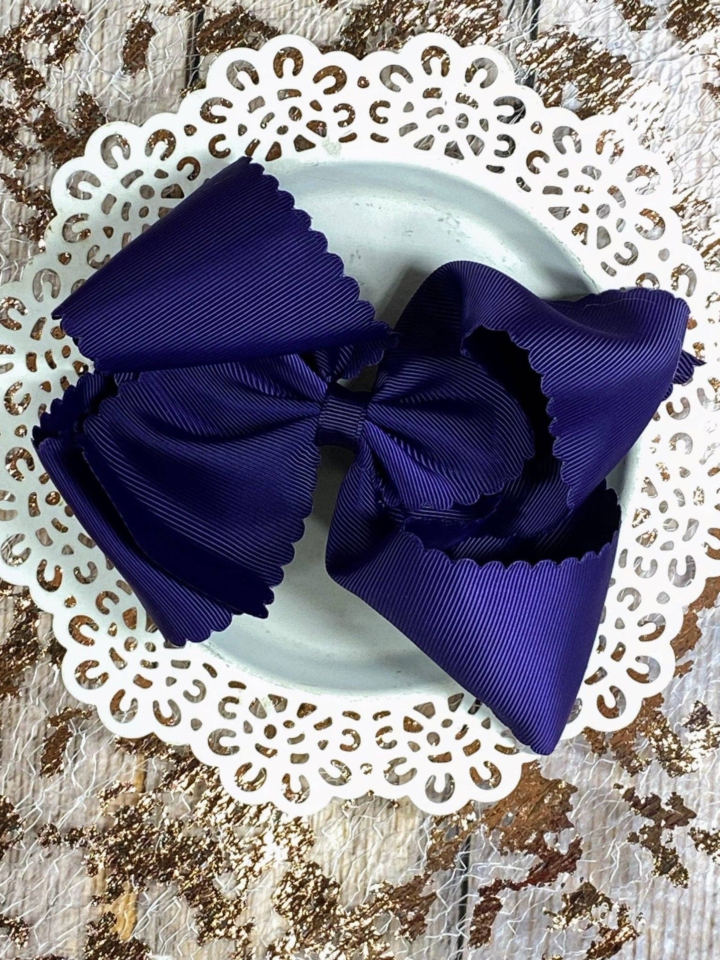 Bow Oversize Scalloped - Alligator Clip - 5.5"