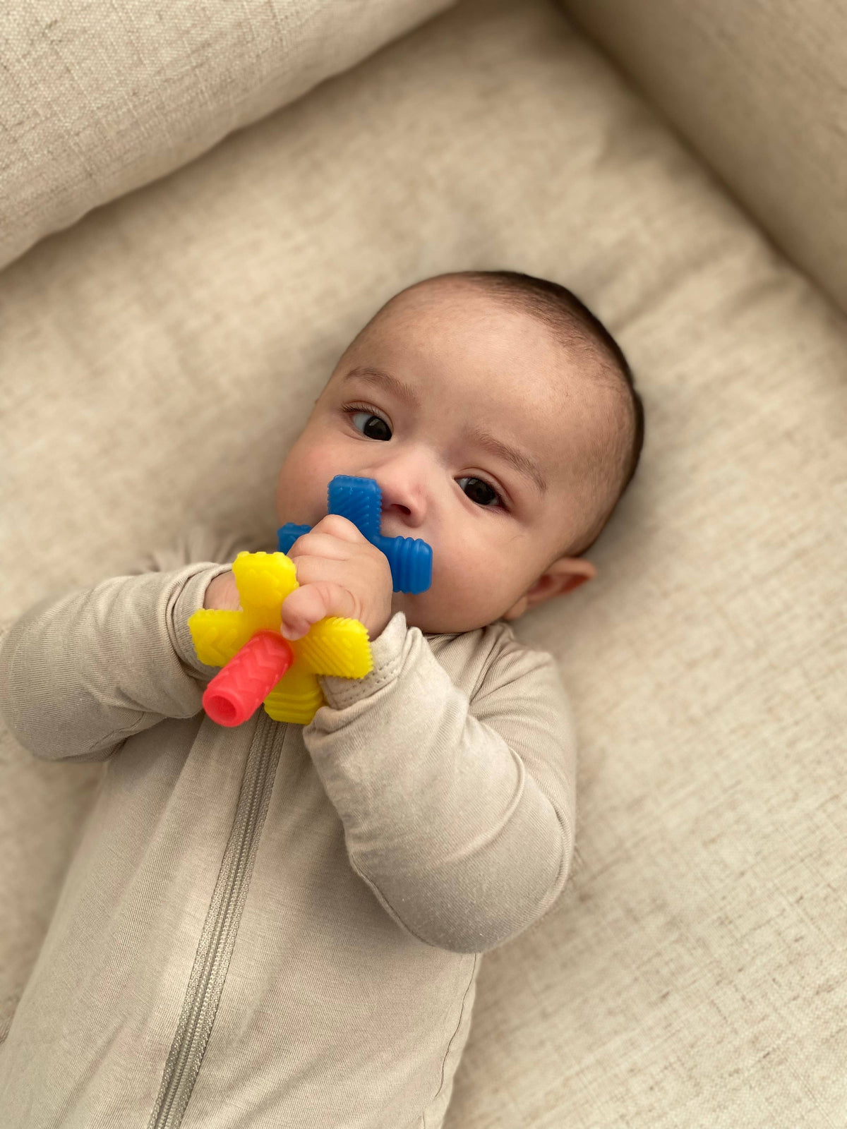 Teether Teensy Tubes™ Pink Rainbow