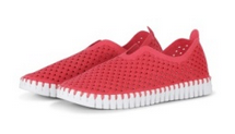 TULIP SLIP ON W/ WHITE SOLE SHOE