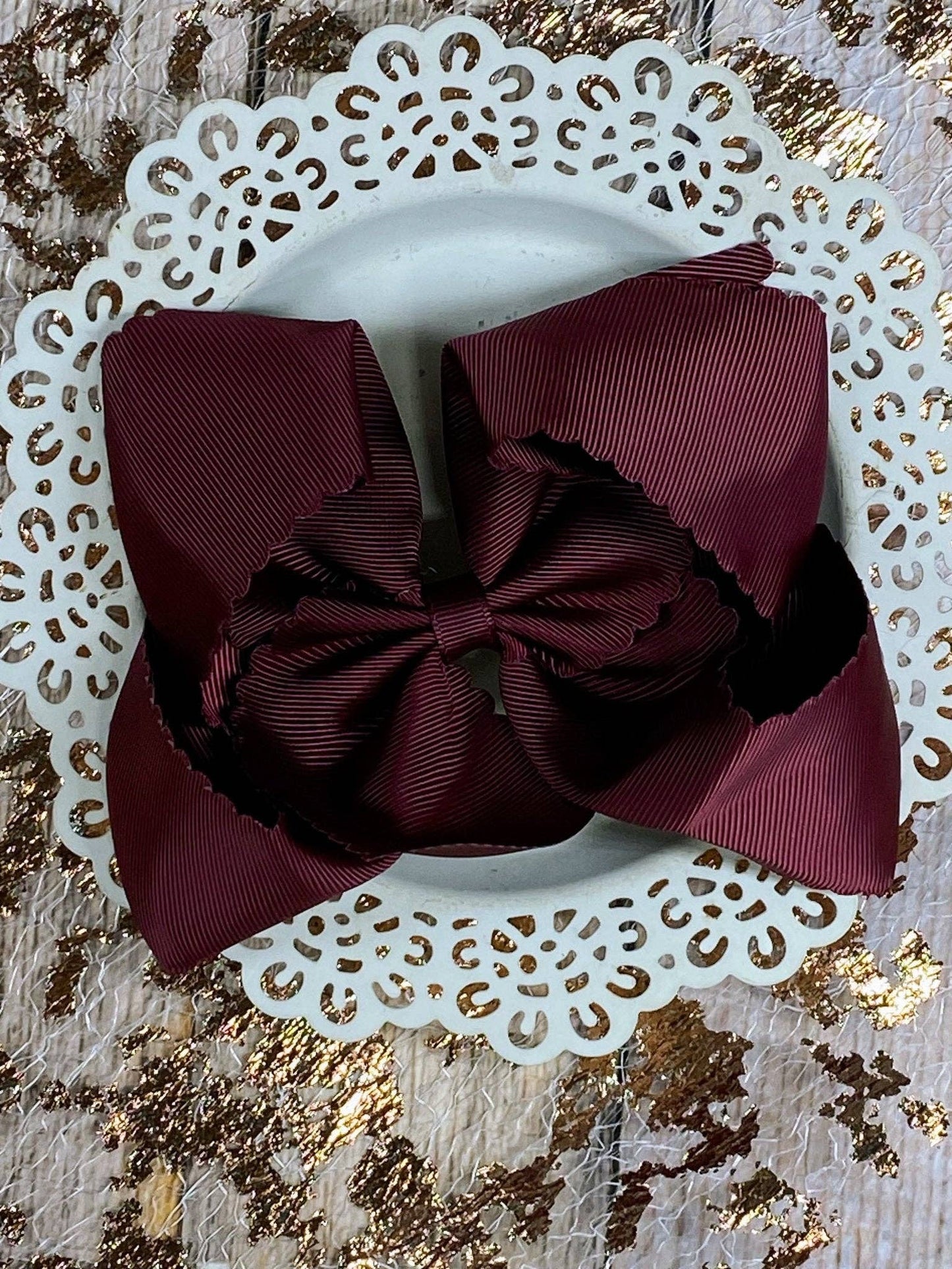 Bow Oversize Scalloped - Alligator Clip - 5.5"