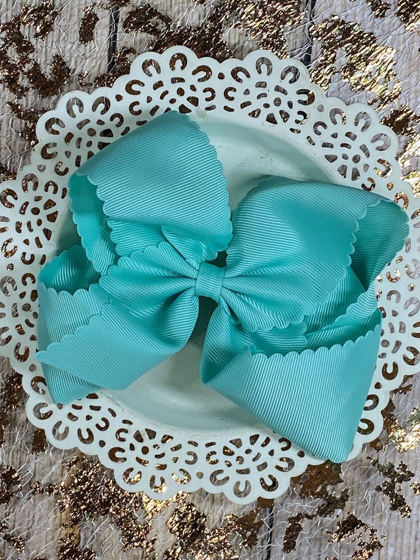 Bow Oversize Scalloped - Alligator Clip - 5.5"