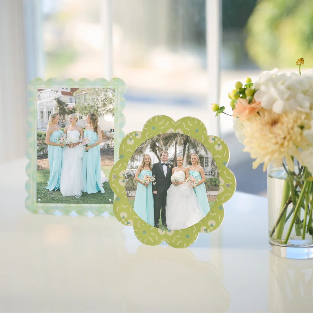 round green picture frame