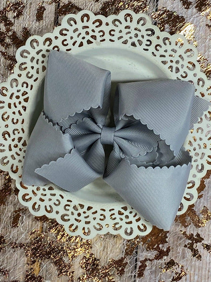 Bow Oversize Scalloped - Alligator Clip - 5.5"