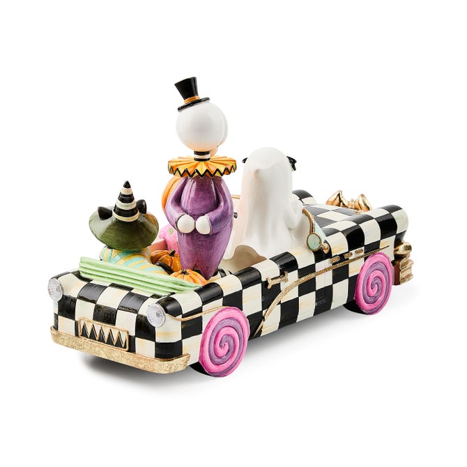 BOO FAMILY CAR TRICK OR TREAT