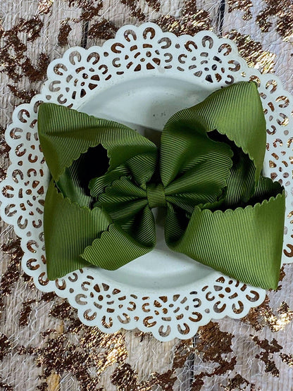 Bow Oversize Scalloped - Alligator Clip - 5.5"