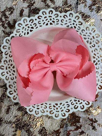 Bow Oversize Scalloped - Alligator Clip - 5.5"