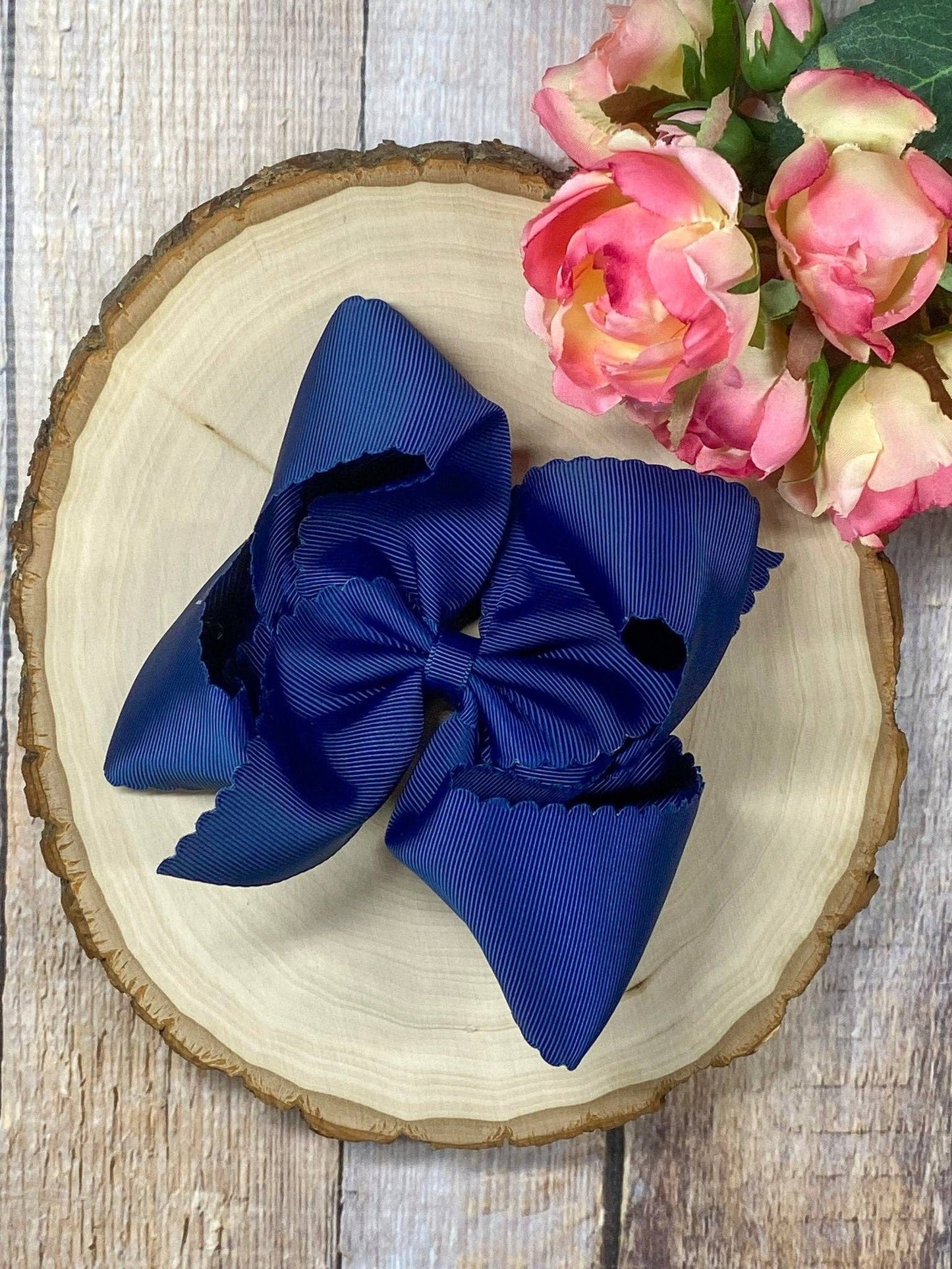 Bow Oversize Scalloped - Alligator Clip - 5.5"