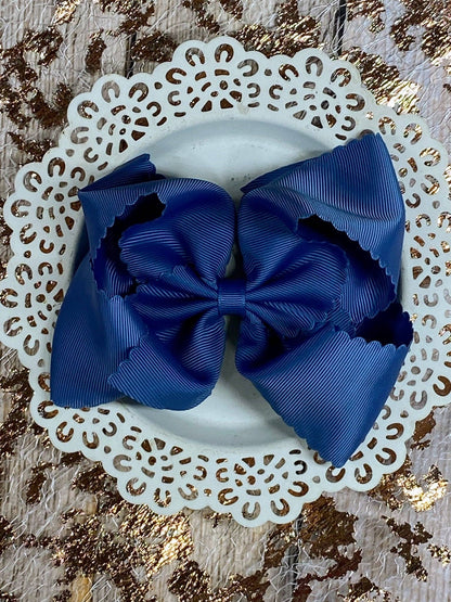Bow Oversize Scalloped - Alligator Clip - 5.5"