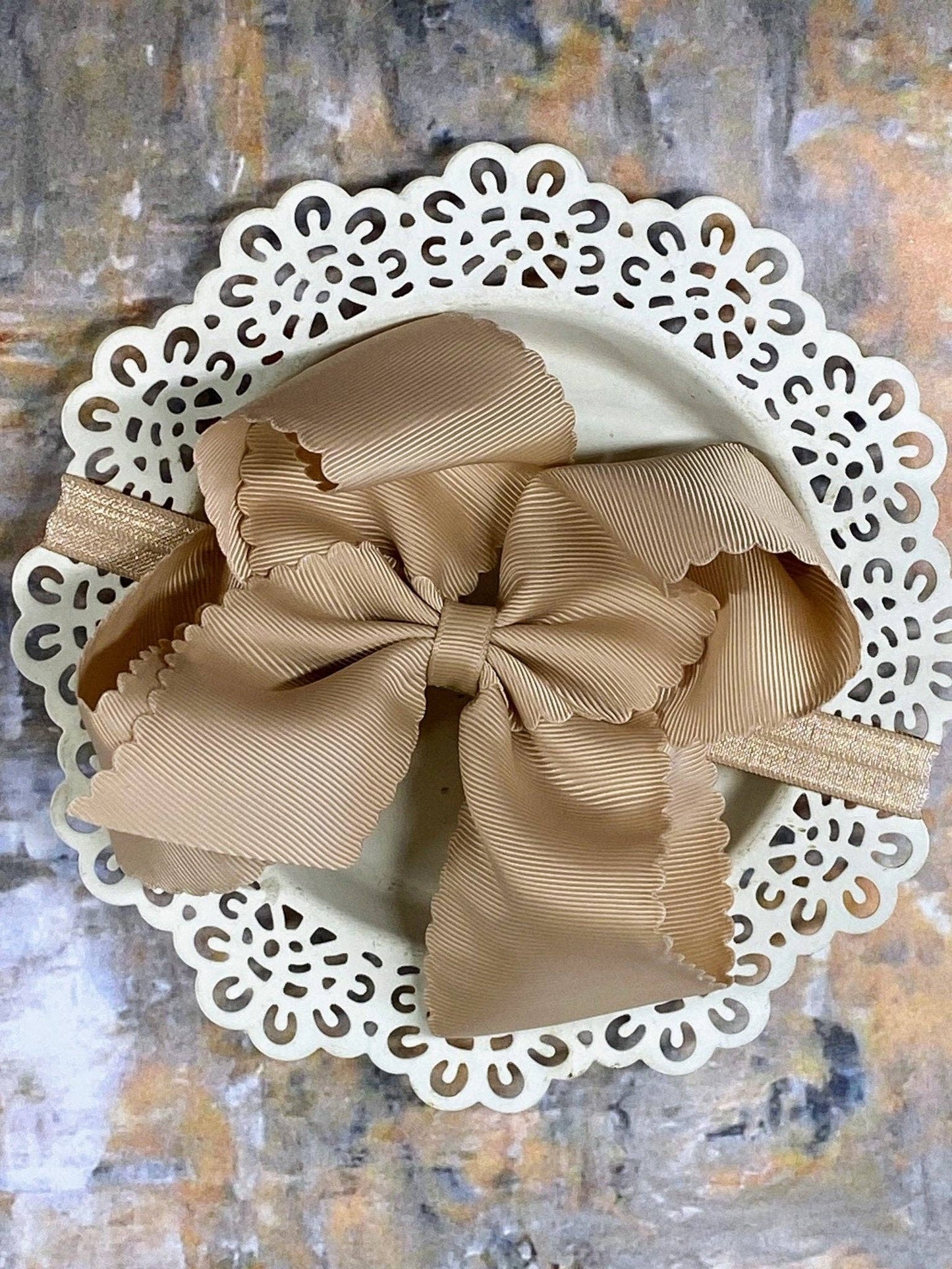 Headband Oversize Scalloped Bow - 5.5"