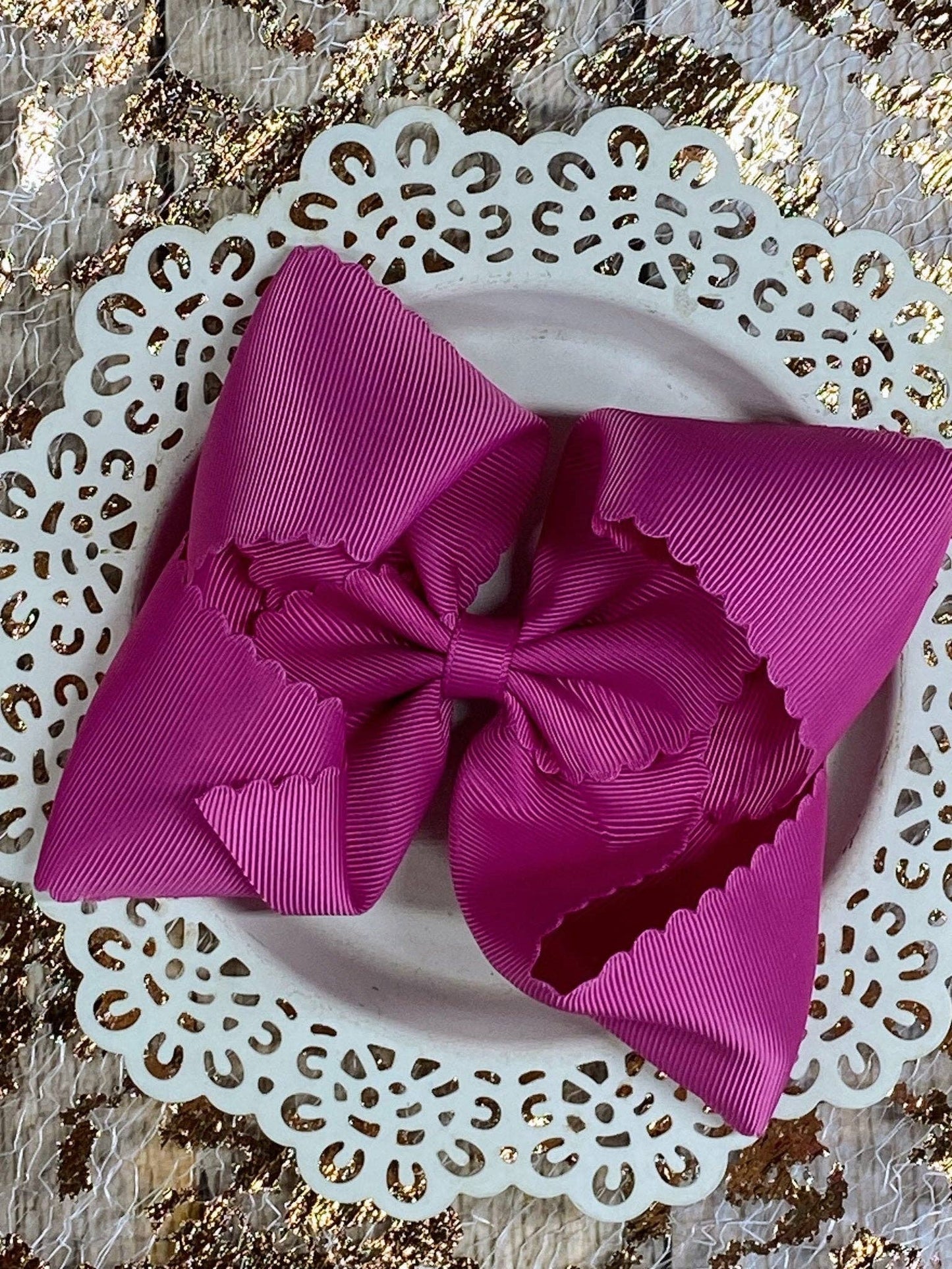 Bow Oversize Scalloped - Alligator Clip - 5.5"