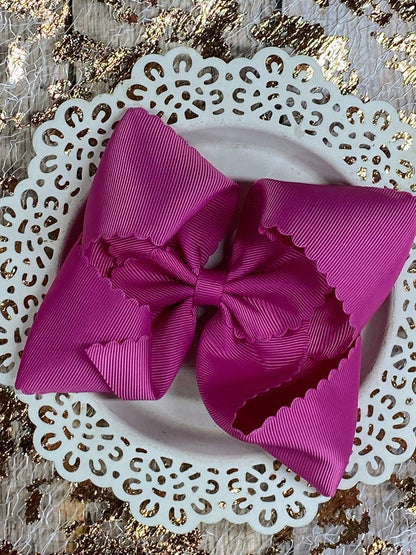 Bow Oversize Scalloped - Alligator Clip - 5.5"