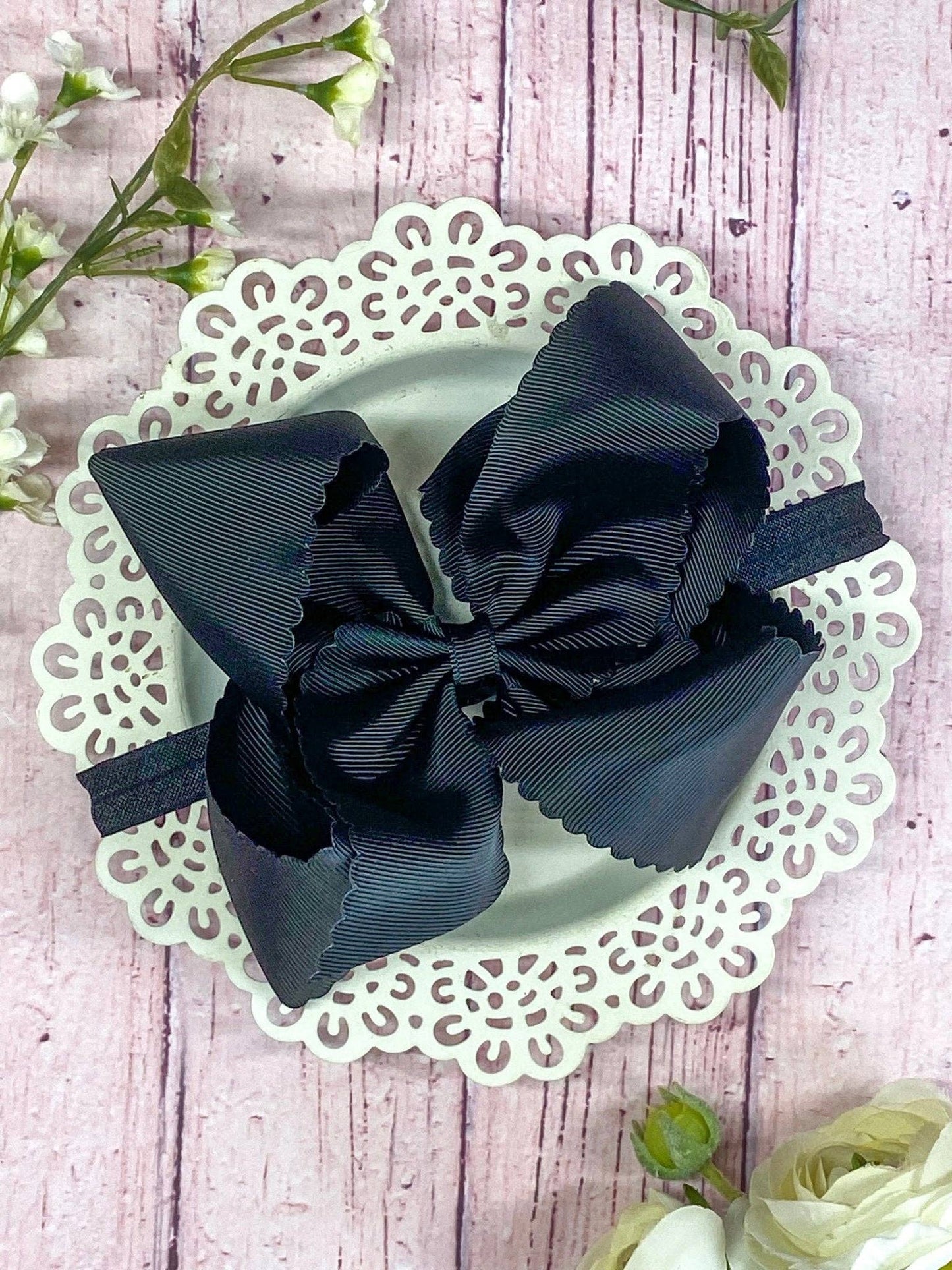 Headband Oversize Scalloped Bow - 5.5"