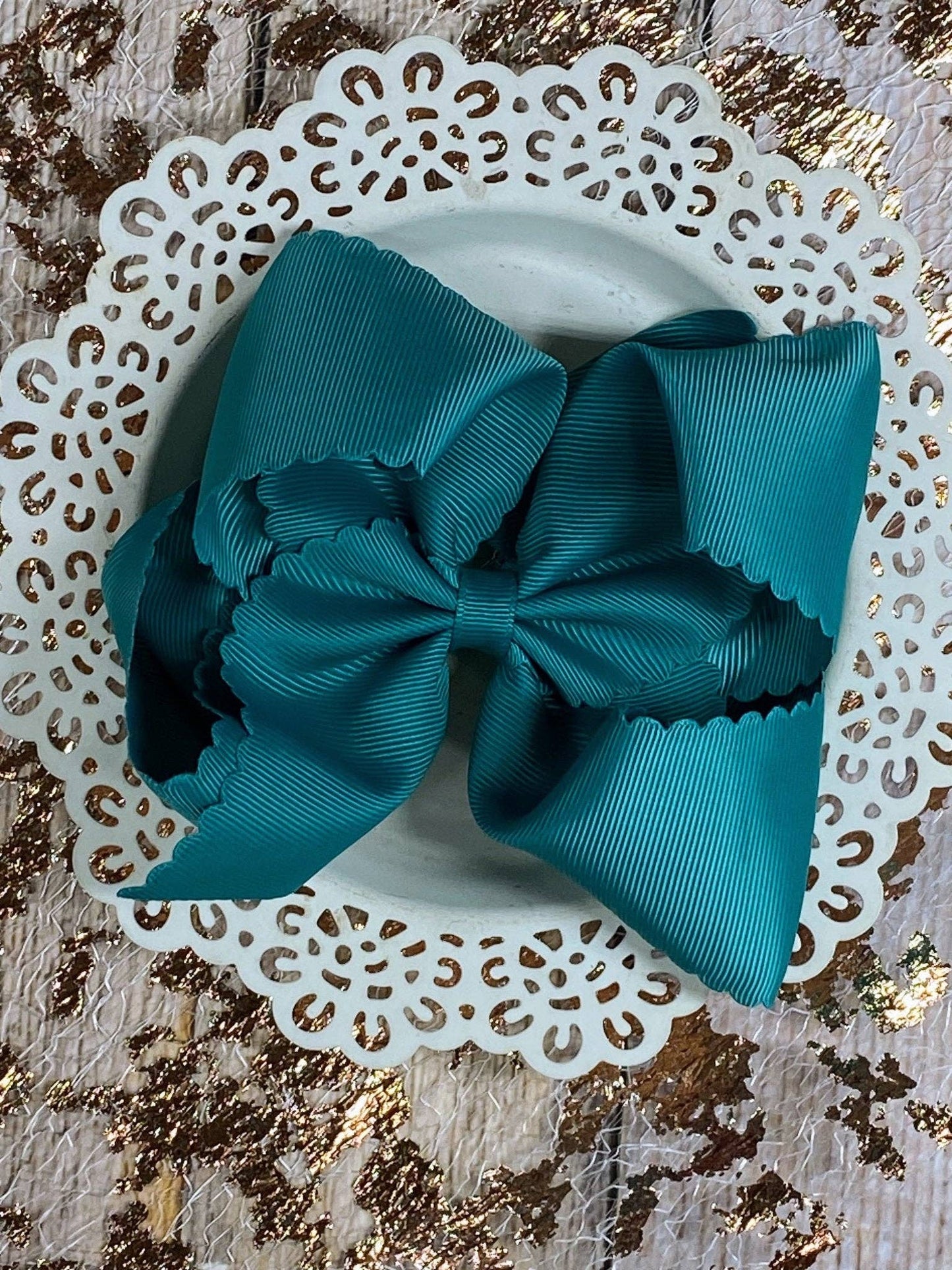 Bow Oversize Scalloped - Alligator Clip - 5.5"
