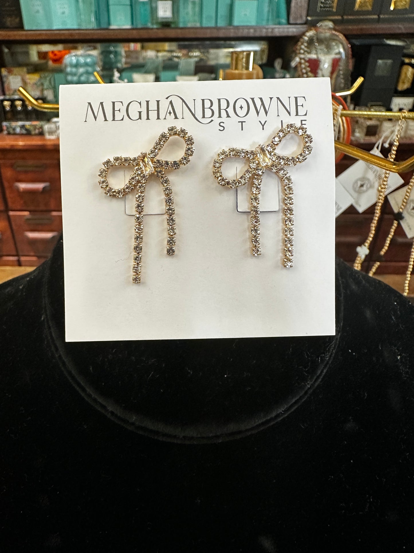 Ear Prec Bow Crystals