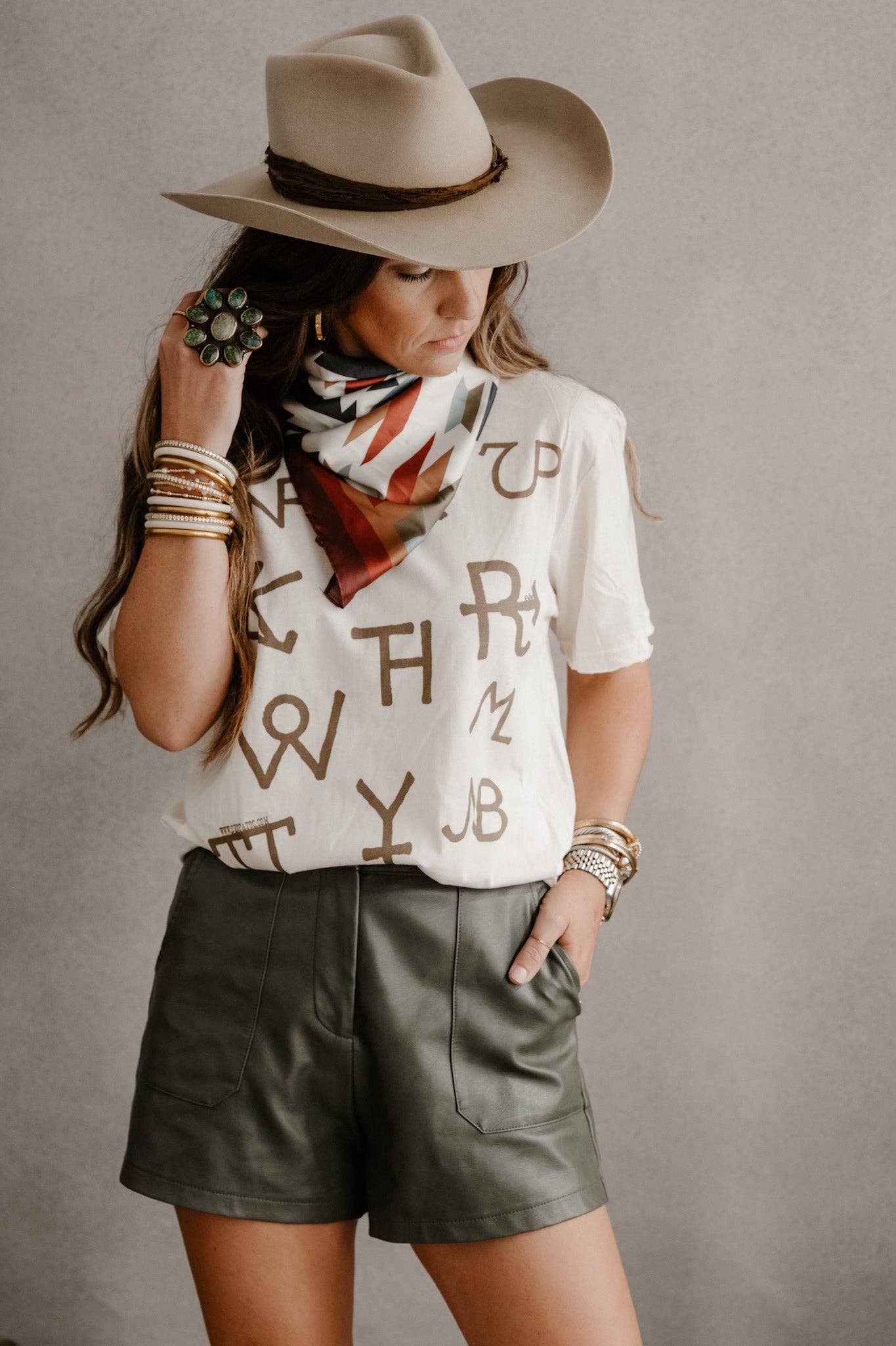 TEE GINA BRAND