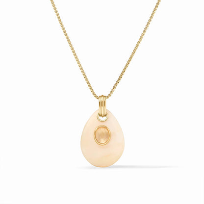 Carnaby Pendant Necklace Gold