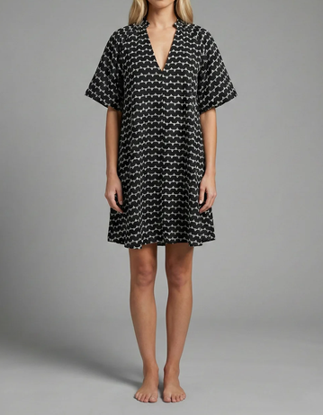 DRESS STITCH MUSE GEOMETRIC SHORT SHIFT BLACK