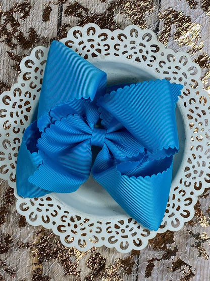 Bow Oversize Scalloped - Alligator Clip - 5.5"