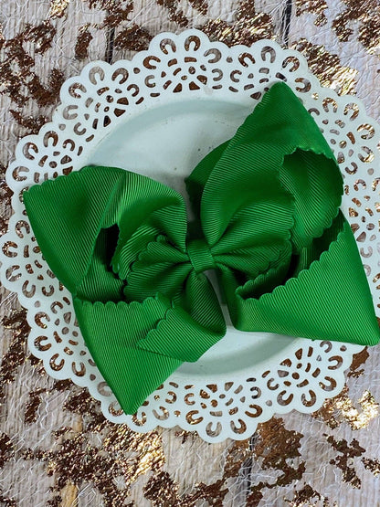 Bow Oversize Scalloped - Alligator Clip - 5.5"