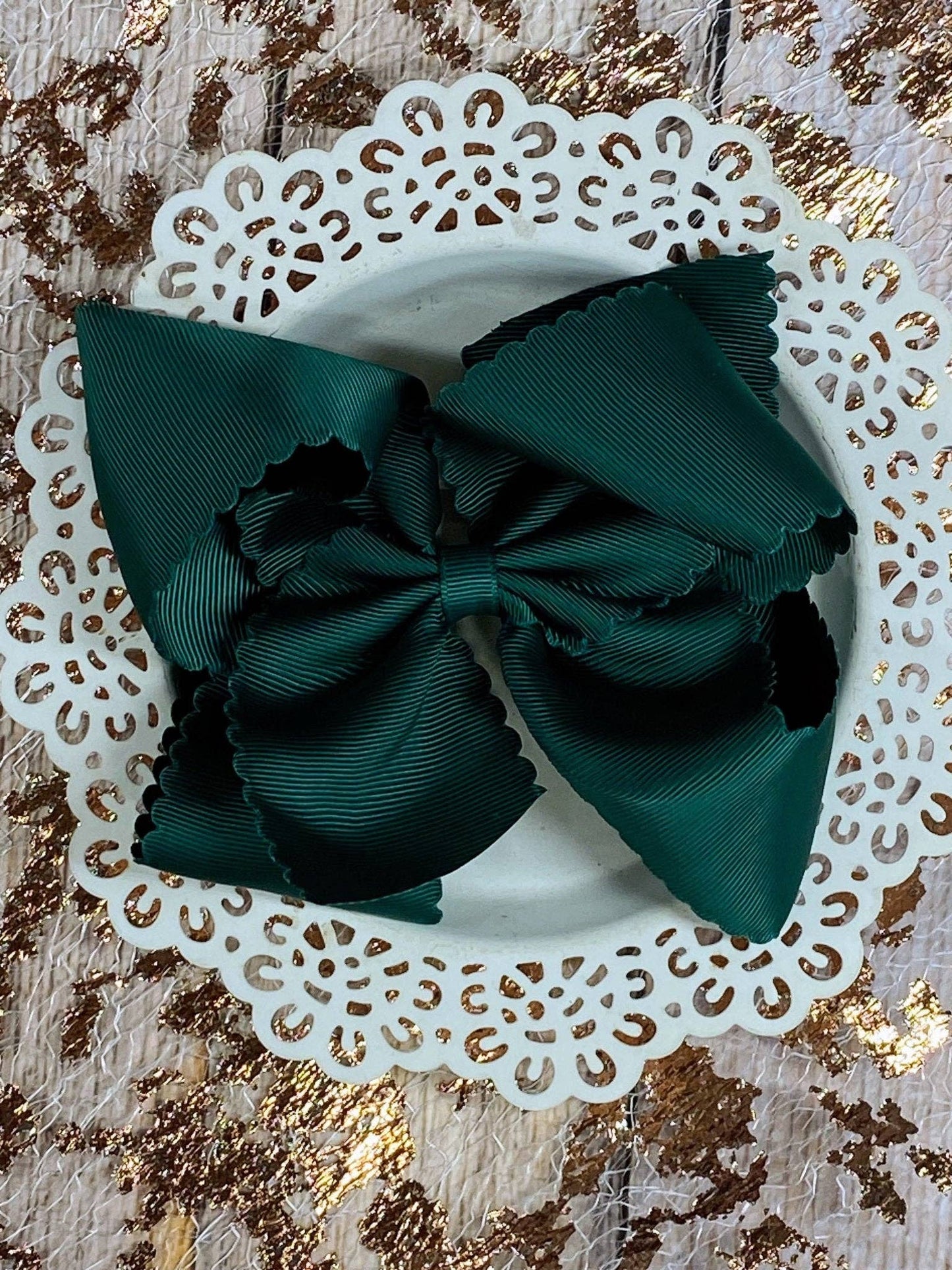 Bow Oversize Scalloped - Alligator Clip - 5.5"