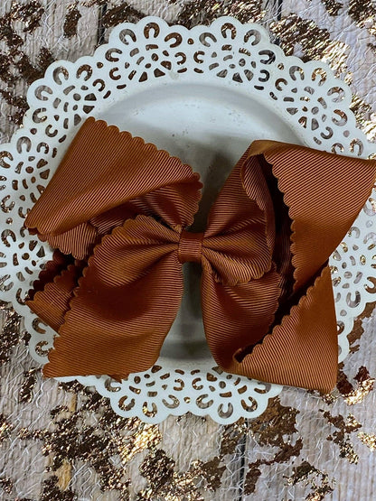Bow Oversize Scalloped - Alligator Clip - 5.5"