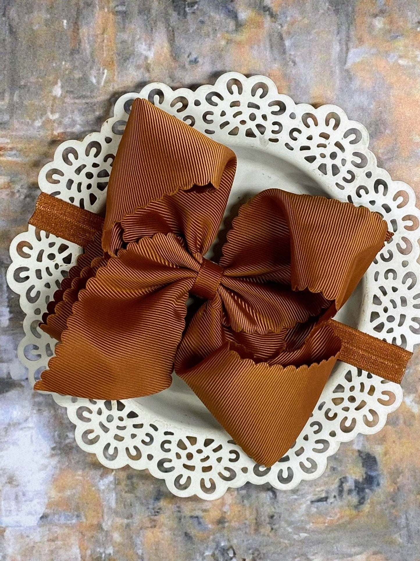Headband Oversize Scalloped Bow - 5.5"
