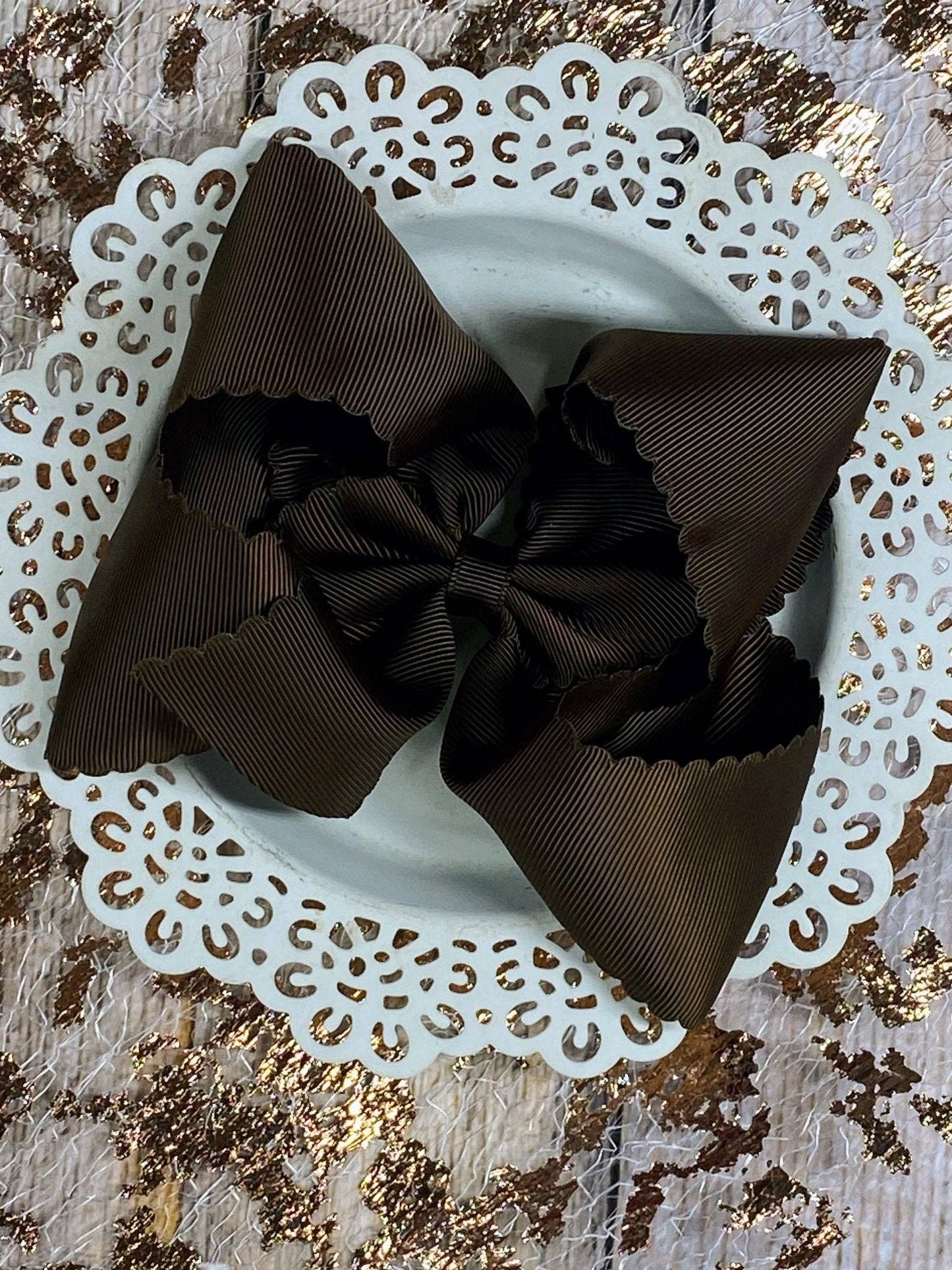 Bow Oversize Scalloped - Alligator Clip - 5.5"