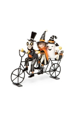BOO FAMILY ON BIKE